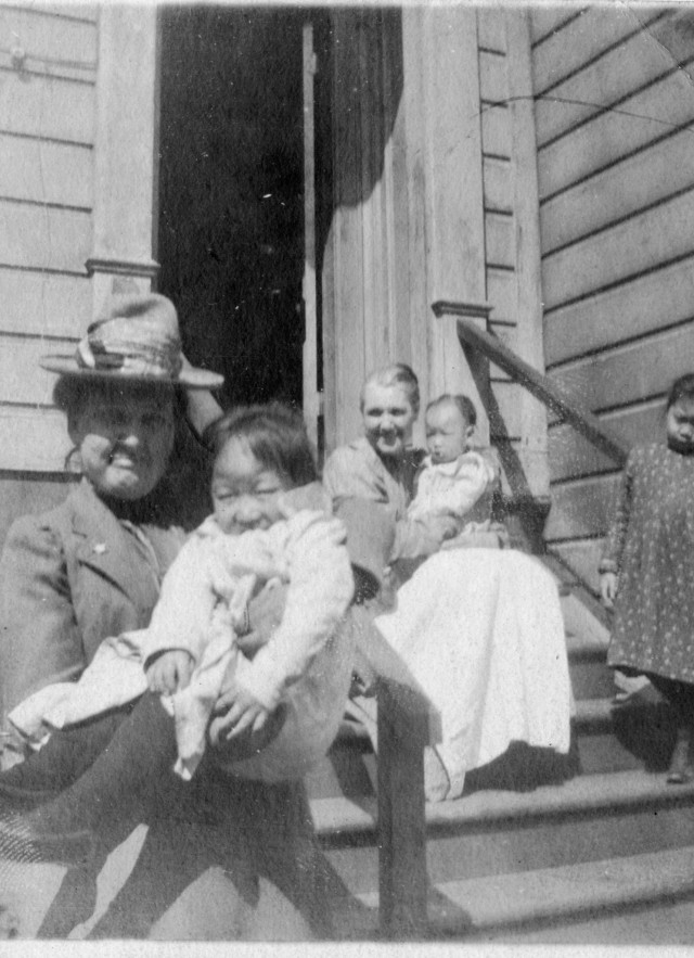Ellen, Mabel and Annie Soo